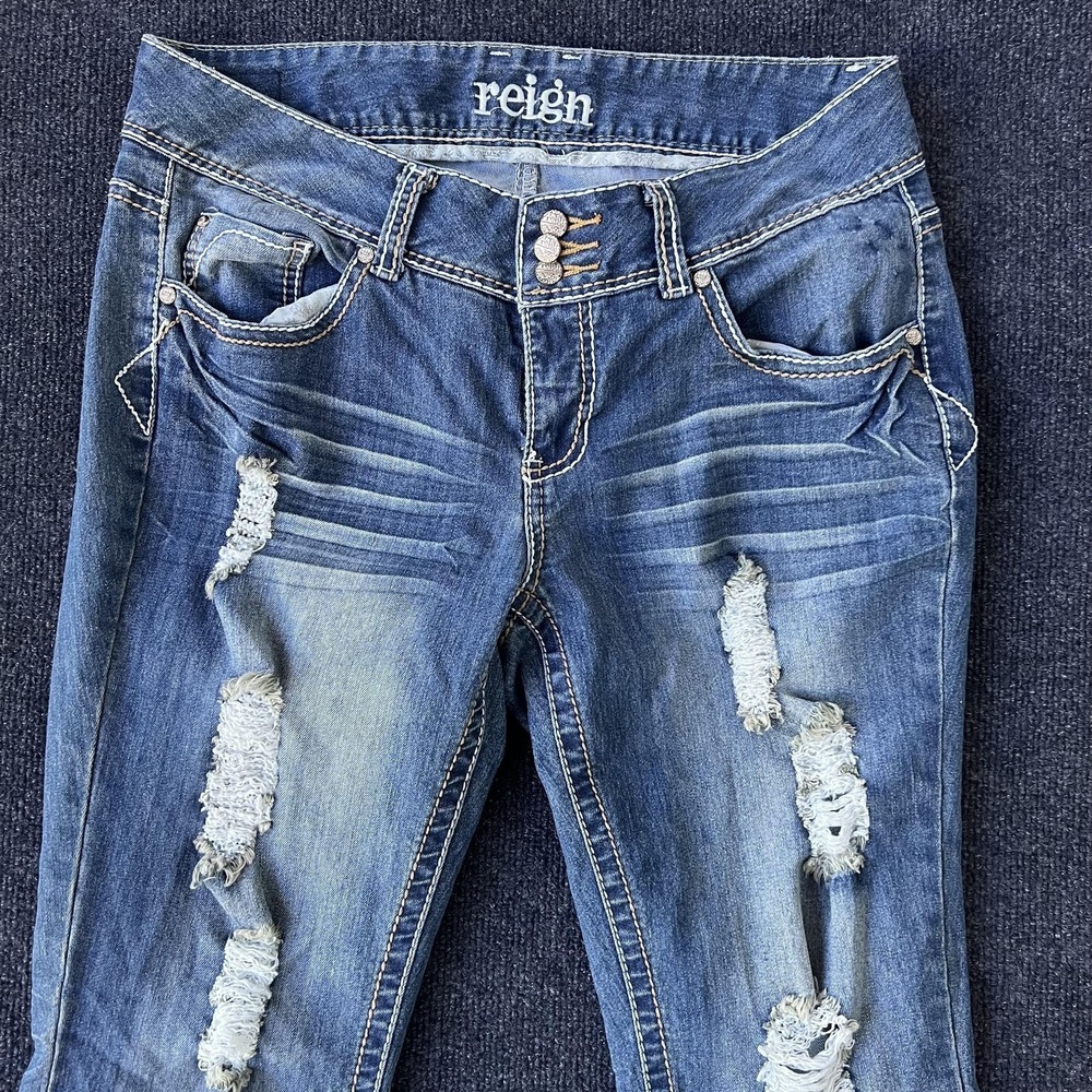 Reign Jeans Womens 14 Blue Distressed Straight Leg Embroidered Pockets Denim
